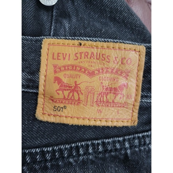 Levi's 501 Women's Cut Off Distressed Button Fly Black Denim Shorts Size 29 - Picture 13 of 14